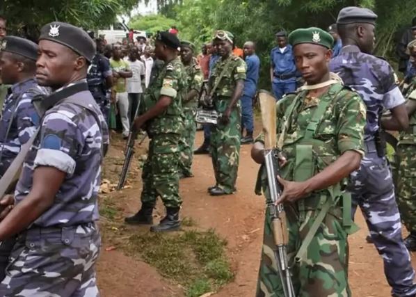Burundi gunman firing indiscriminately : बुरुंडी में बंदूकधारियों ने गांव पर की अंधाधुंध फायरिंग , 20 लोगों की मौत 99 घायल