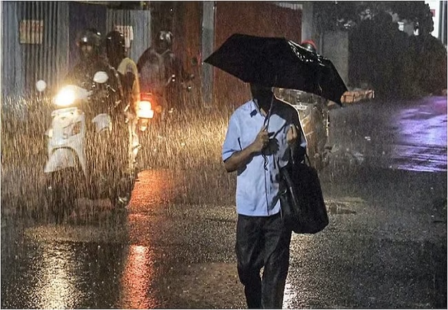 Cyclone Michaung : तमिलनाडु और पुडुचेरी के लिए IMD जारी किया ऑरेंज अलर्ट, 3 से 6 दिसंबर तक भारी बारिश के आसार