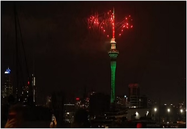 Happy New Year 2024 : न्यूजीलैंड में सबसे पहले मना नए साल का जश्न, आतिशबाजी के साथ स्वागत