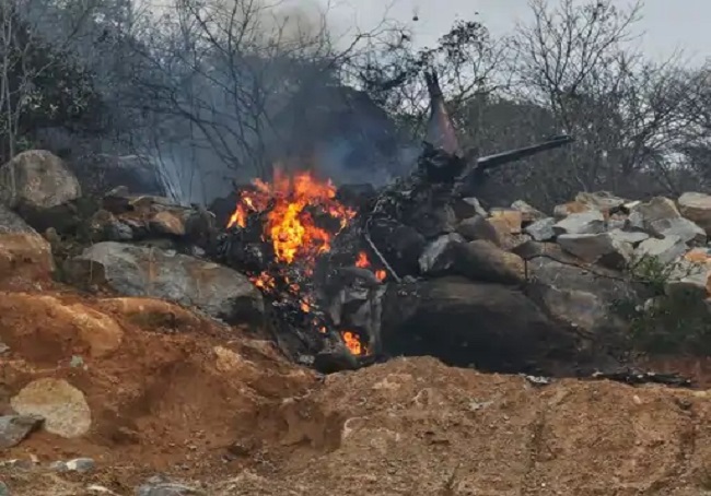IAF Plane Crash : तेलंगाना में वायुसेना का ट्रेनी एयरक्राफ्ट मिनटों में प्लेन जलकर खाक, दो पायलट गंभीर रूप से घायल
