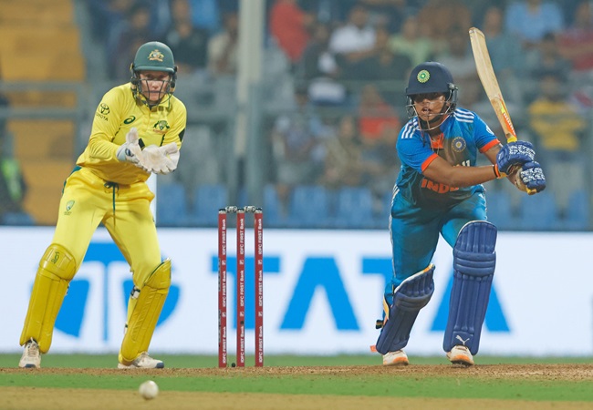 IND W vs AUS W 2nd ODI: भारत ने 3 रन से सिर्फ मैच ही नहीं सीरीज भी गंवाई, दीप्ति शर्मा और ऋचा घोष की मेहनत गयी बेकार