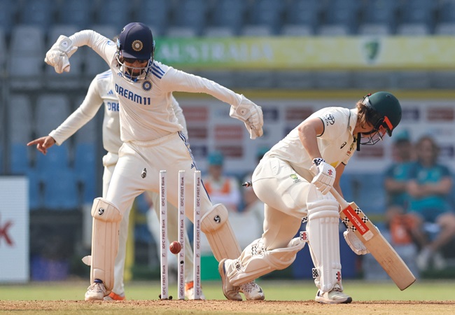 IND W vs AUS W Test Match: भारतीय टीम ने ऑस्ट्रेलिया को चटाई धूल, चौथे दिन 8 विकेट से जीता मैच