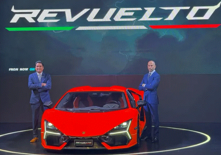 Lamborghini Revuelto launched :  हाइब्रिड सुपर कार लेम्बोर्गिनी रेवुएल्टो लॉन्च हुई , जानें कीमत