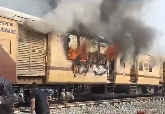 Major fire in Purna-Parli passenger train