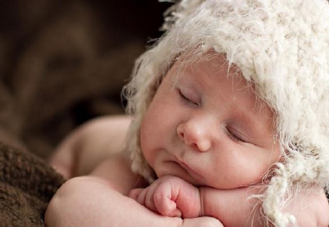 Newborn Baby Care: ऐसे पहचाने नवजात बच्चों में ओवर हीटिंग और ओवर कोल्ड के लक्षण