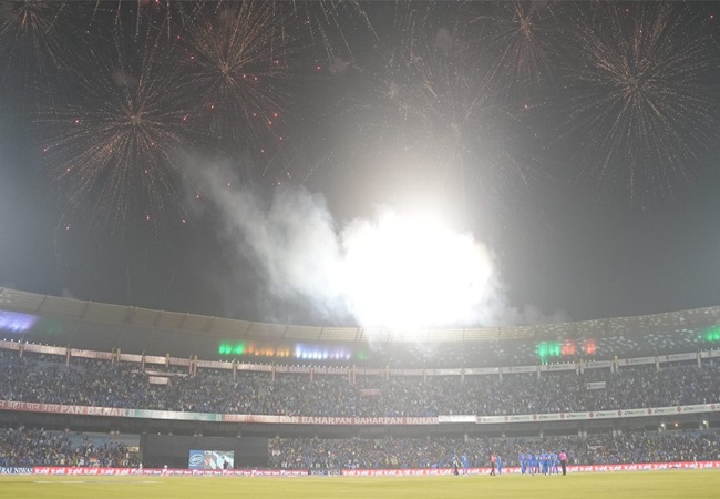 रायपुर स्टेडियम पर बकाया था 3.1 करोड़ का बिजली बिल, भारत वर्सेस ऑस्ट्रेलिया मैच के लिए जेनरेटर पर फूंक दिये करोड़ो
