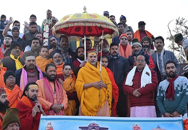 Winter Chardham Yatra : गंगा पूजन के साथ स्वामी अविमुक्तेश्वरानंद ने शुरू की शीतकालीन चारधाम यात्रा, होगा भव्य स्वागत