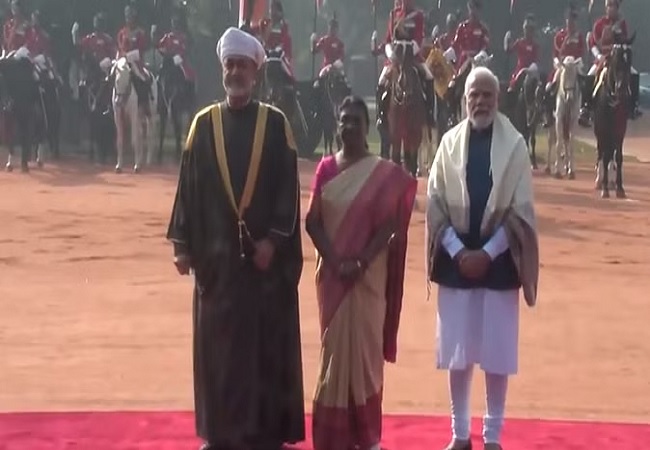 ओमान के सुल्तान हैथम बिन तारिक अपनी पहली राजकीय यात्रा पर भारत पहुंचे, राष्ट्रपति मुर्मू और पीएम मोदी ने किया स्वागत