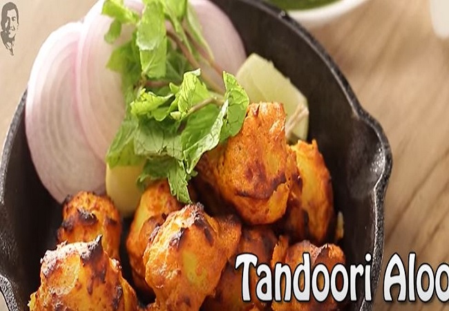 Tandoori Aloo Recipe: फेमस शेफ संजीव कपूर से सीखें घर में ‘तंदूरी आलू’ बनाने का आसान सा तरीका