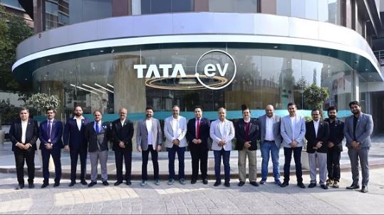 Tata Electric Vehicles Showroom : टाटा ने किया पहले इलेक्ट्रिक वाहनों के शोरूम का उद्घाटन , मिलेगा ये फायदा