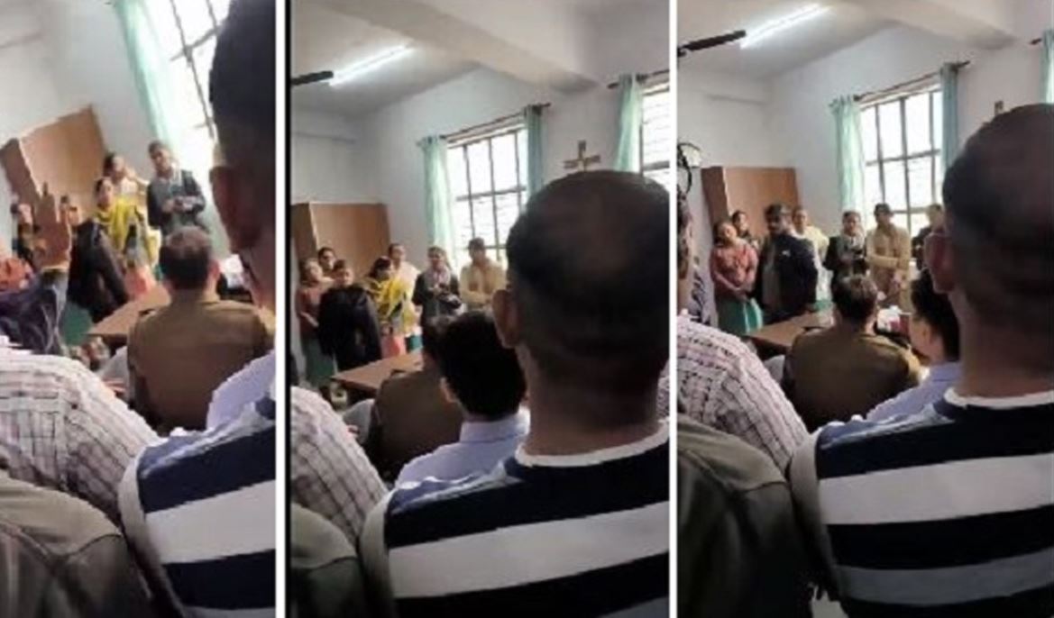 Video: मिशनरी स्कूल के एक शिक्षक ने छात्र को डेस्क पर ‘जय श्री राम’ लिखने की दी सजा