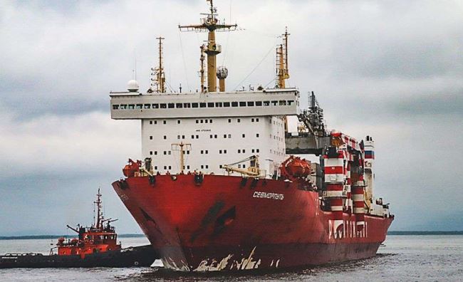 Russia Container Ship Sevmorput Fire : रूस के कंटेनर जहाज सेवमोर्पुट में लगी आग, 30 वर्ग मीटर का क्षेत्र प्रभावित