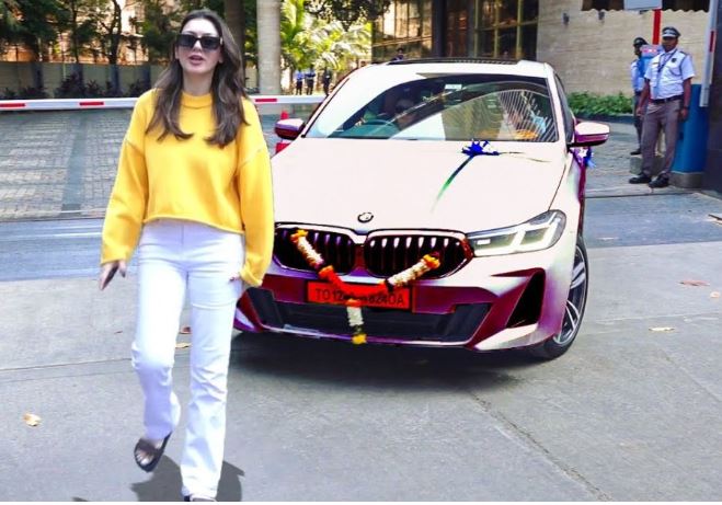 Actress Hansika Motwani new BMW GT 630i : एक्ट्रेस हंसिका मोटवानी ने खरीदी नई BMW GT 630i , जानें कीमत