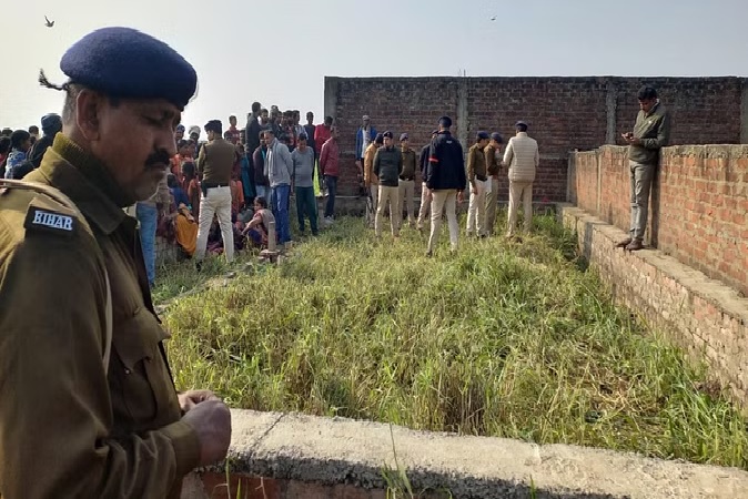 Bihar Crime : पटना के फुलवारी शरीफ में दो नाबालिगों से सामूहिक दुष्कर्म, एक की मौत और दूसरी की हालत नाजुक