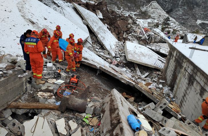 China Yunnan Province Landslide : चीन के युन्नान प्रांत में भूस्खलन से मलबे में दबे 47 लोग , 500 से अधिक लोगों को निकाला