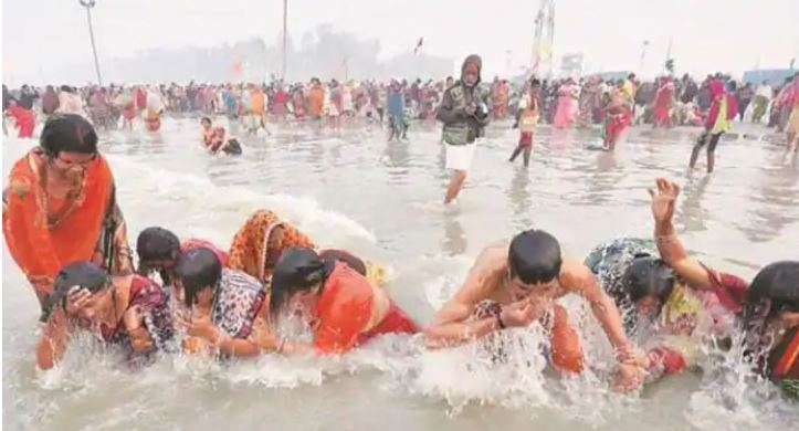 Makar Sankranti Ganga Sagar 2024 : मकर संक्रांति पर गंगा सागर में लाखों श्रद्धालुओं ने  लगायी डुबकी, उमड़ा आस्था का जनसैलाब