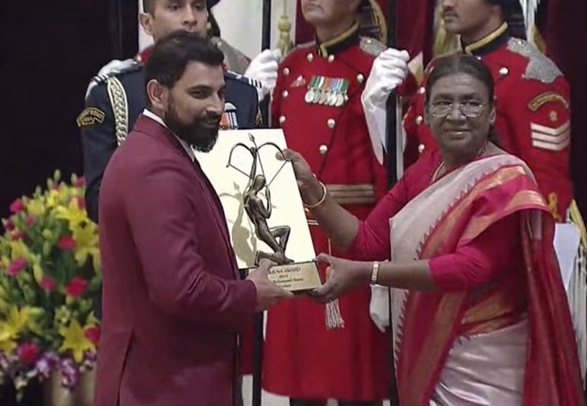 Mohammed Shami Arjuna Award: चिराग और सात्विक खेल रत्न अवॉर्ड से हुए सम्मानित, शमी समेत 26 खिलाड़ियों को मिला अर्जुन अवॉर्ड, देखें पूरी लिस्ट