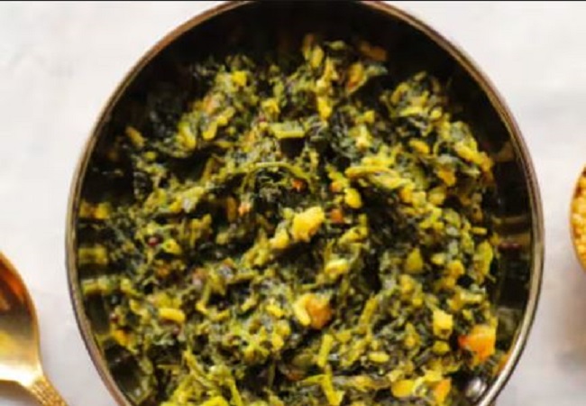 Lunch and Dinner Special: सेहत के साथ साथ स्वाद का भी तड़का, आज ट्राई करें सिंधी स्टाइल पालक की सब्जी
