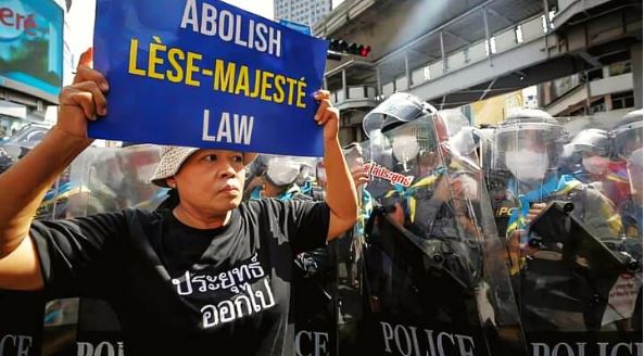 Thailand : थाईलैंड में राजशाही की आलोचना करने पर शख्स को रिकॉर्ड 50 साल की जेल