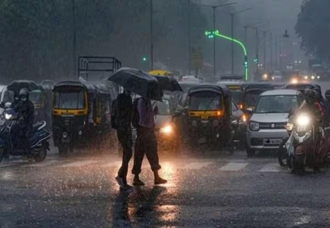 UP Rain Alert : यूपी समेत उत्तर भारत में कड़ाके की ठंड के बीच होगी बारिश और गिरेंगे ओले