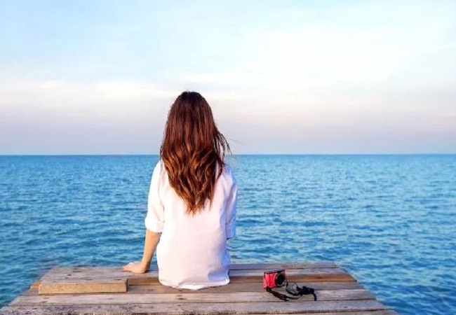 Ways to overcome loneliness: इन टिप्स को फॉलो करके दूर करें अपने अंदर का अकेलापन