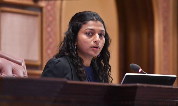 Maldives Eva Abdulla : मालदीव को भारतीयों से औपचारिक तौर पर माफी मांगनी चाहिए : मालदीव सांसद इवा अब्दुल्ला