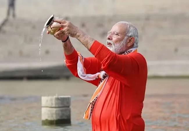 Pran Pratishtha Ceremony : पीएम मोदी गर्भगृह में जाने से पहले करेंगे सरयू स्नान, फिर जल लेकर पैदल पहुंगें राम मंदिर