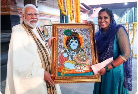 पीएम मोदी को जसना सलीम ने भेंट की भगवान श्री कृष्ण की पेंटिंग,जानें उनके बारे में?