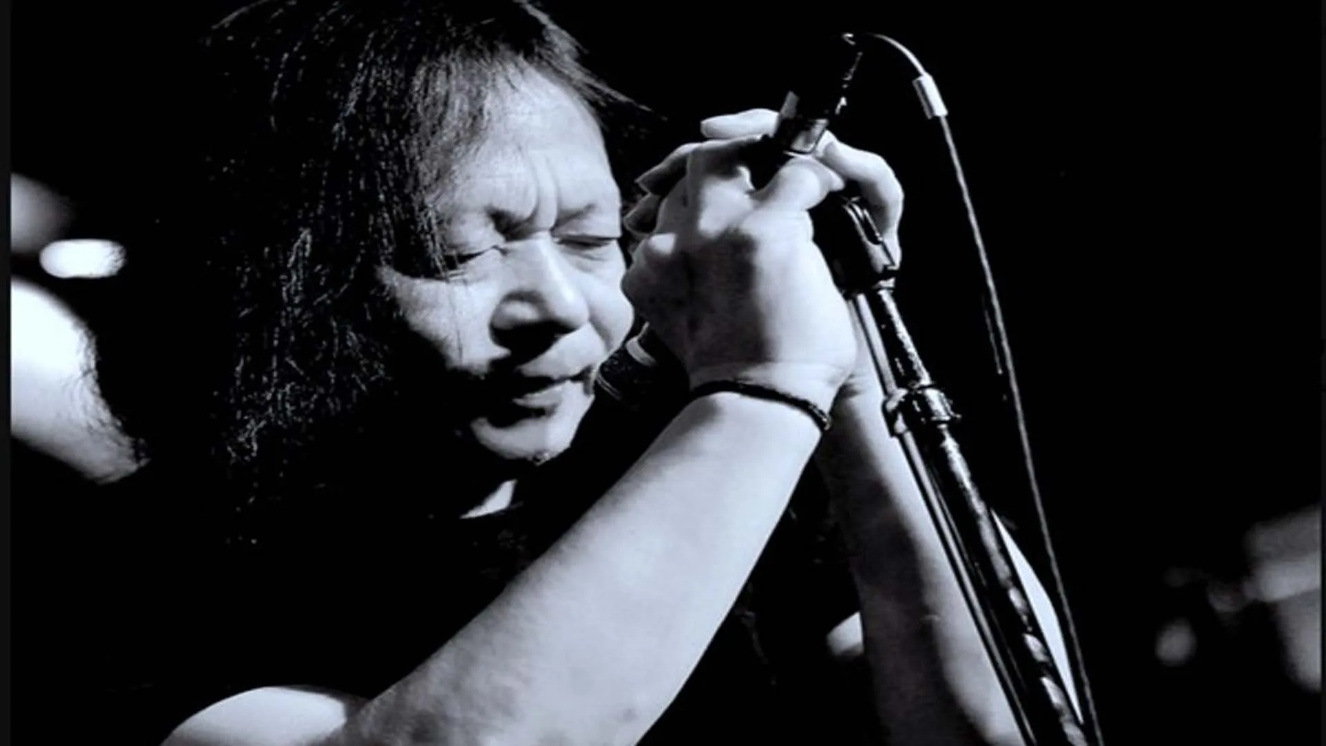 Damo Suzuki passes away: इंडस्ट्री में फैली शोक की लहर, फेमस सिंगर का हुआ निधन