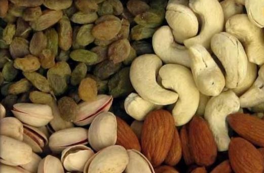 Dry Fruit Ka Bhog : देवी देवताओं को ड्राई फ्रूट का भोग लगाने से पूरी होती है मनोकामना, धन की आवक बढ़ती है