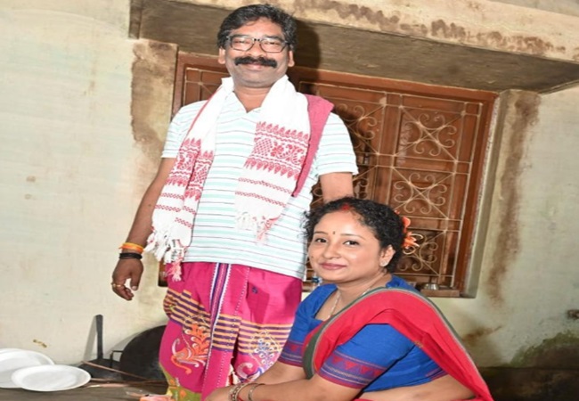 Marriage Anniversary पर भावुक हुई झारखंड के पूर्व CM हेमंत सोरेन की पत्नी कल्पना सोरेन, किया ये इमोशनल पोस्ट