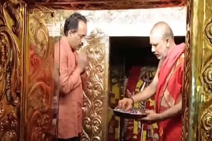 ISRO प्रमुख इनसैट-3डीएस की सफल लॉन्चिंग के लिए पूजा-अर्चना करने पहुंचे श्री चेंगलाम्मा मंदिर