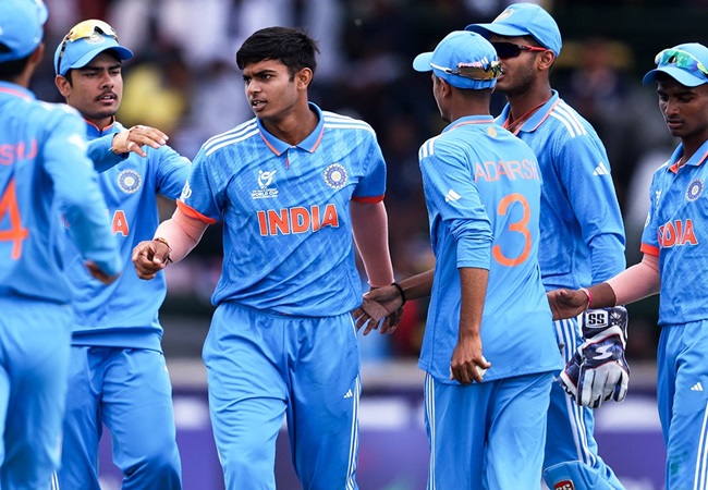 U19 World Cup 2024 Final : ऑस्ट्रेलिया U19 ने भारत U19 को जीत के लिए दिया 254 रनों लक्ष्य, पहली पारी में लिम्बुनी ने झटके 3 विकेट