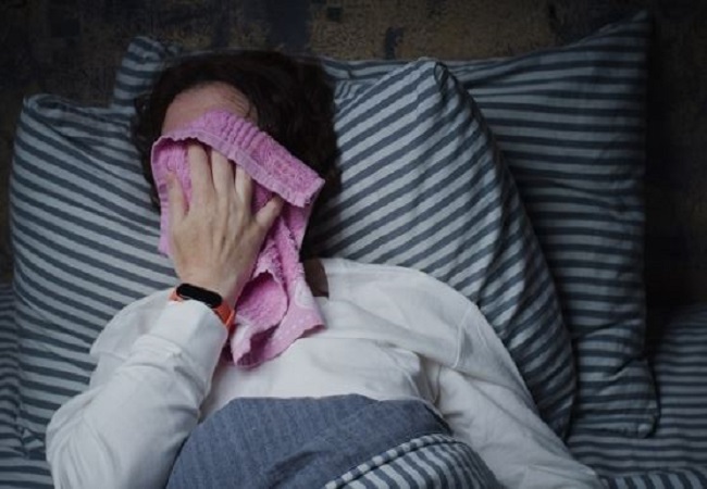 अगर रात में सोते समय आता है अधिक पसीना तो हो जाएं सतर्क, हो सकता हैं गंभीर बीमारी का संकेत
