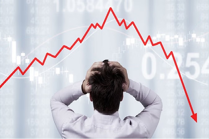Sensex Closing Bell : शेयर बाजार में बड़ी गिरावट, सेंसेक्स 790 अंक टूटा और निफ्टी 21950 के स्तर पर हुआ बंद