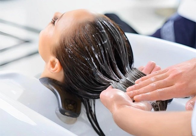 Why conditioner is used after shampoo: बाल धुलने के बाद कंडीशनर करना क्यों होता है जरुरी