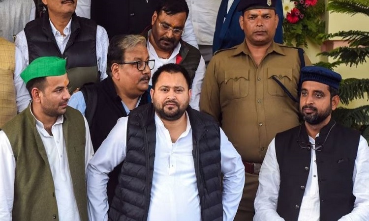 Bihar Politics: बिहार में महागठबंधन को बड़ा झटका, कांग्रेस और राजद में टूट