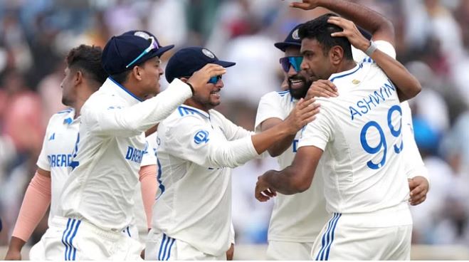 India-England Test Match: दूसरी पारी में इंग्लैंड के 6 विकेट गिरे, भारतीय गेंदबाजों का कहर जारी