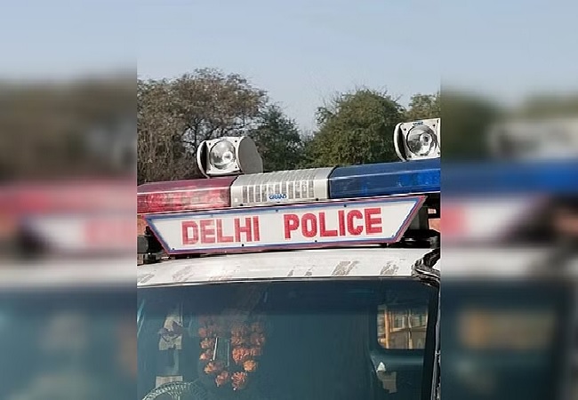 Delhi News : एसआई ने गोली मारकर की आत्महत्या, कमरे में खून से लथपथ मिल शव, जांच में जुटी पुलिस