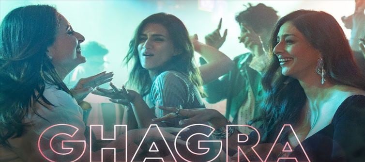 ‘Ghaghra’ song release: ‘घाघरा’ सॉन्ग में डांस फ्लोर पर तब्बू, करीना और कृति मचाया धमाल