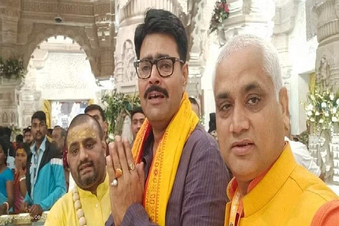 Ayodhya News : रामलला के दरबार में फफक कर रो पड़े विधायक अभय सिंह, बोले- सपा नेतृत्व ने अयोध्या आने से रोका