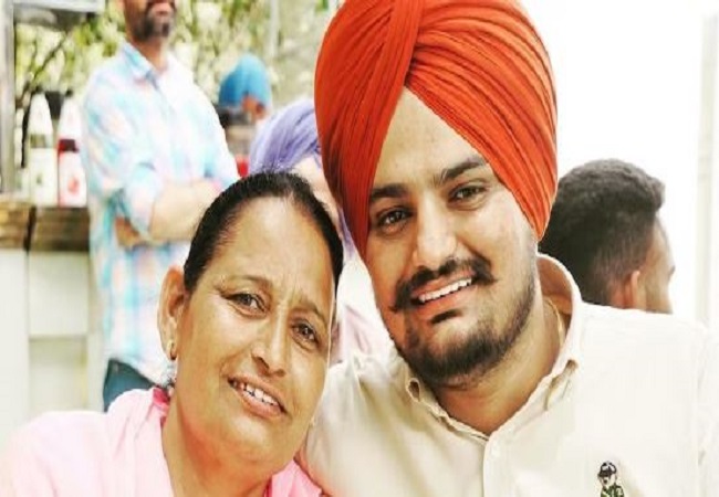 Sidhu Moosewala's mother gives birth to a son.