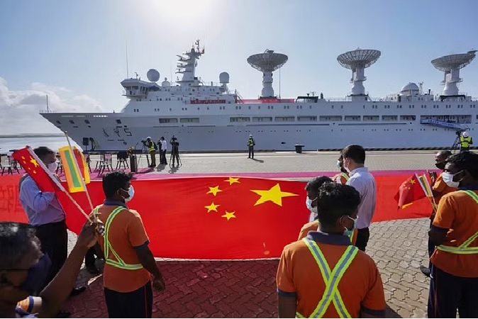 चीन के आगे झुका श्रीलंका, विदेशी जहाजों को अपने बंदरगाहों पर नहीं देगा रुकने की अनुमति