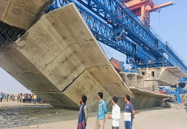 बिहार के सुपौल में बकौर पुल का स्लैब टूटकर गिरा; एक की मौत और 9 घायल, कई मजदूरों के दबे होने की आशंका