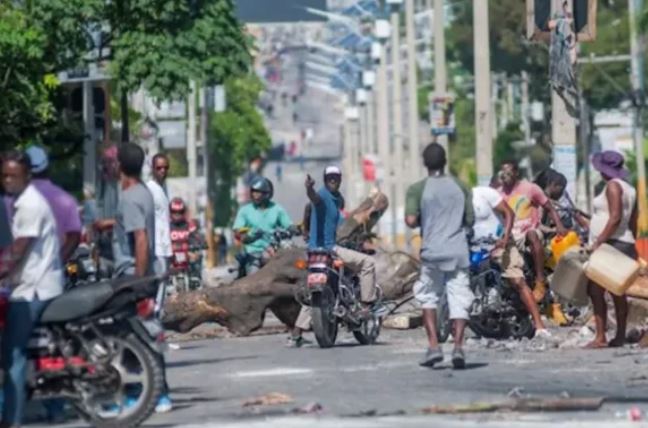 Violence in Haiti : हैती में जेल से फरार हुए 4 हजार कैदी , आपातकाल की घोषणा