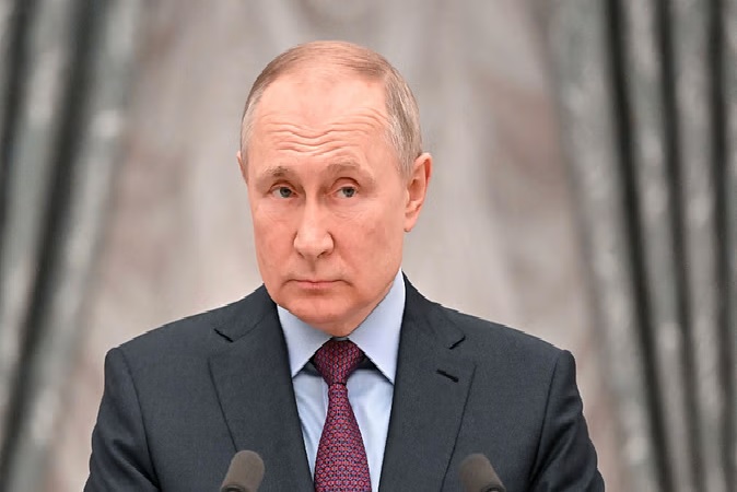 Russia : राष्ट्रपति चुनाव जीतते ही व्लादिमीर पुतिन ने तीसरे विश्वयुद्ध की दी चेतावनी, अमेरिकी लोकतंत्र का उड़ाया मजाक