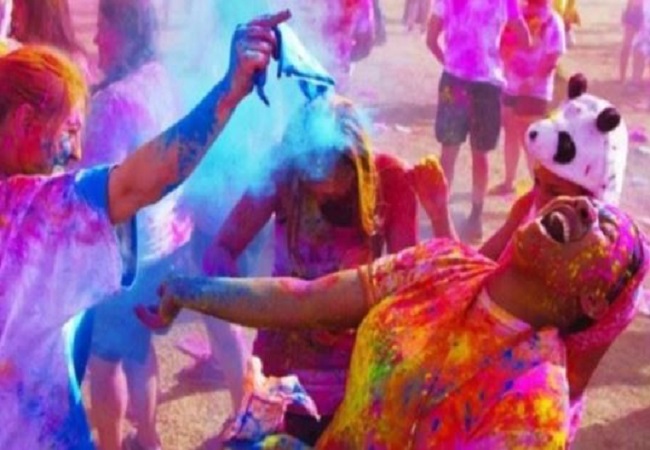 clean Holi colors clothes