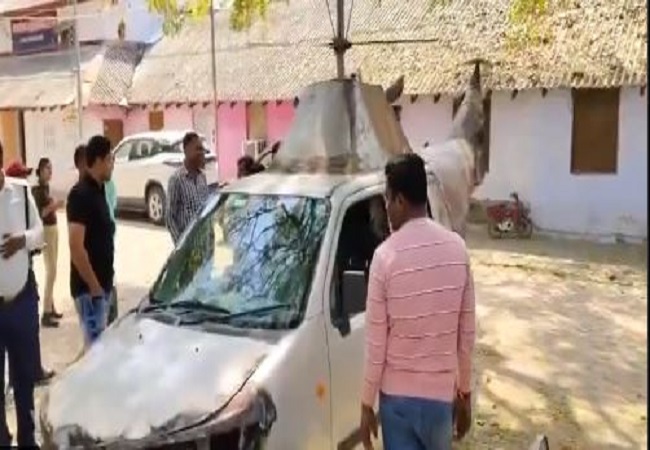 Viral Video: दुल्हन को लाने के लिए दो भाईयोंं ने कर डाला गजब जुगाड़, कार को बना दिया हेलीकॉप्टर