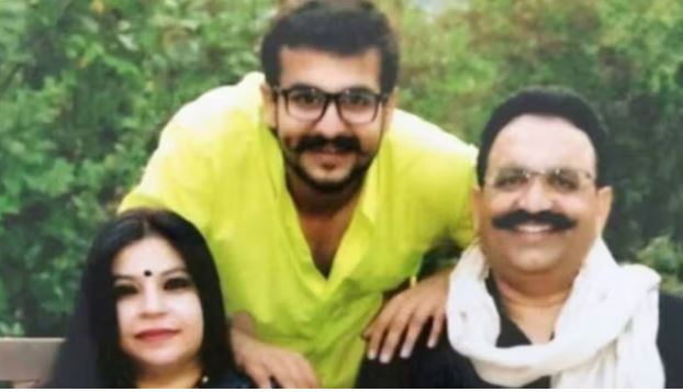 Mukhtar Ansari: पिता मुख्तार के जनाजे में शामिल नहीं हो पाया अब्बास अंसारी, पत्नी आफ्शां भी नहीं पहुंची