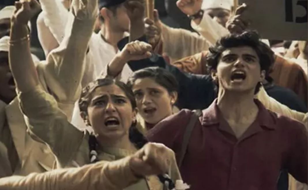 Sara Ali Khan की थ्रिलर ड्रामा फिल्म ‘ऐ वतन मेरे वतन’ का ‘कतरा कतरा’ गाना रिलीज
